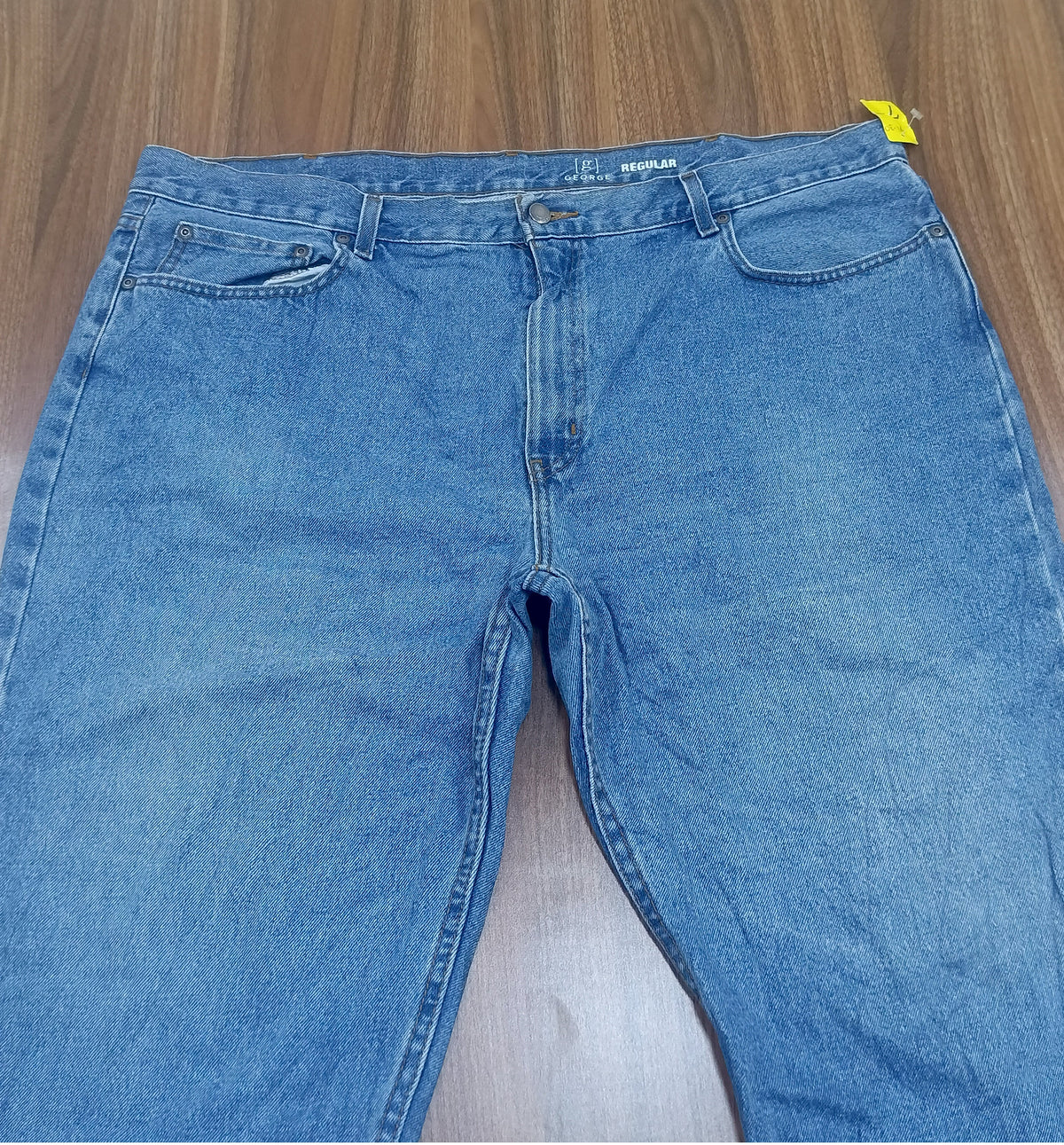 Men's Thrift Straight-Leg Jeans- light blue denim jeans