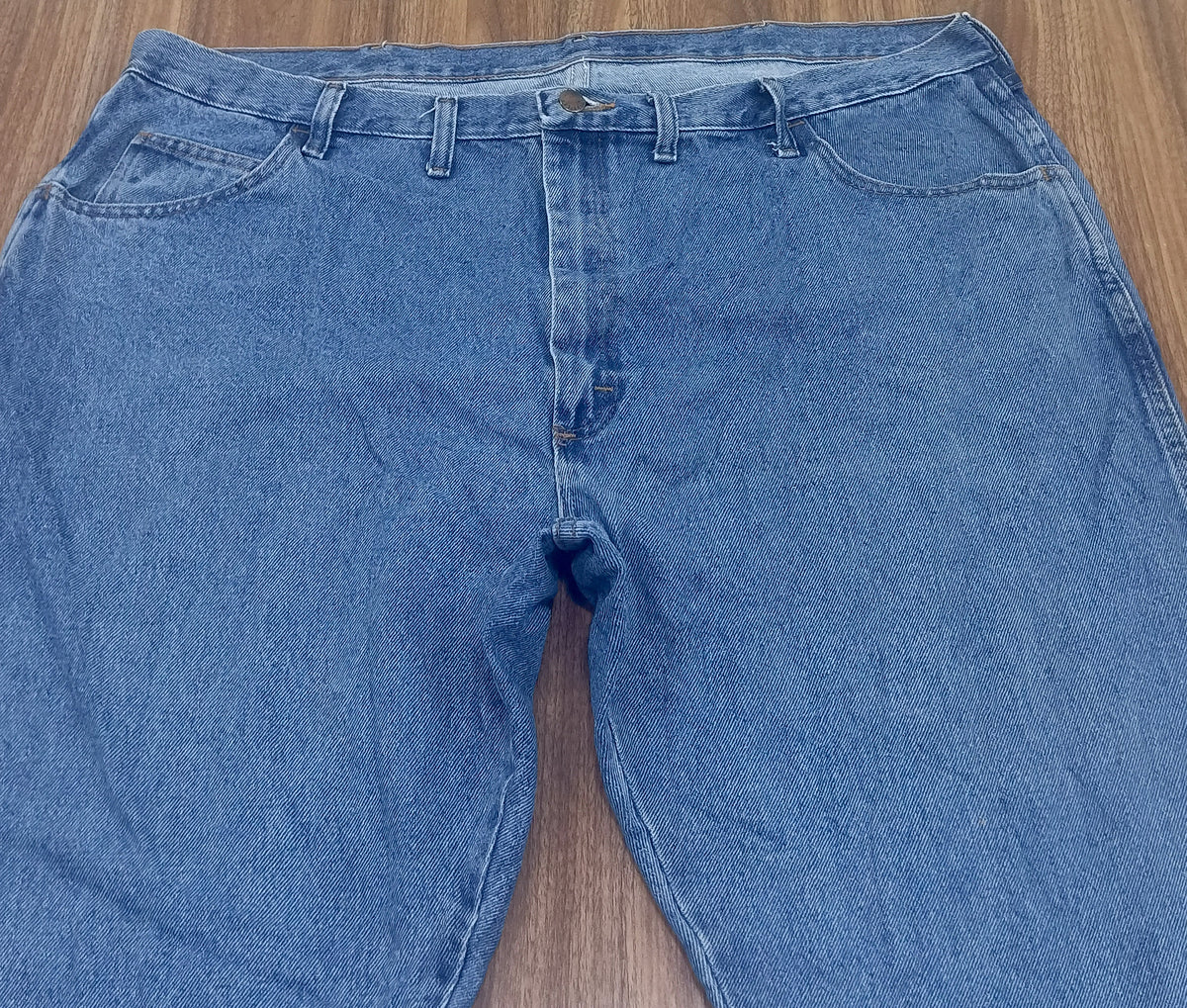 Men's Rustler Thrift Straight-Leg Jeans- light blue denim jeans