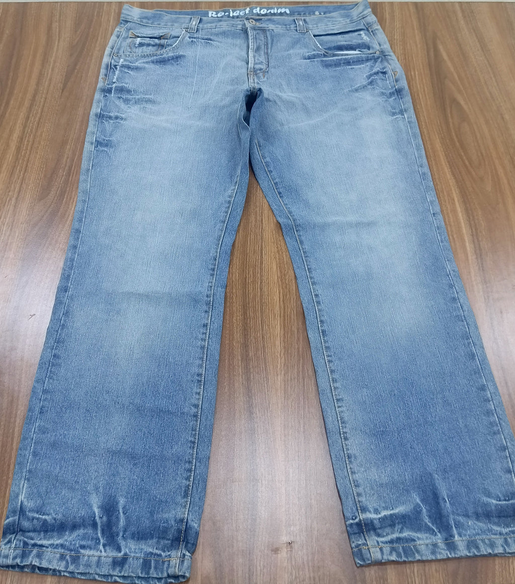 Men's Thrift Straight-Leg Jeans- wash blue denim