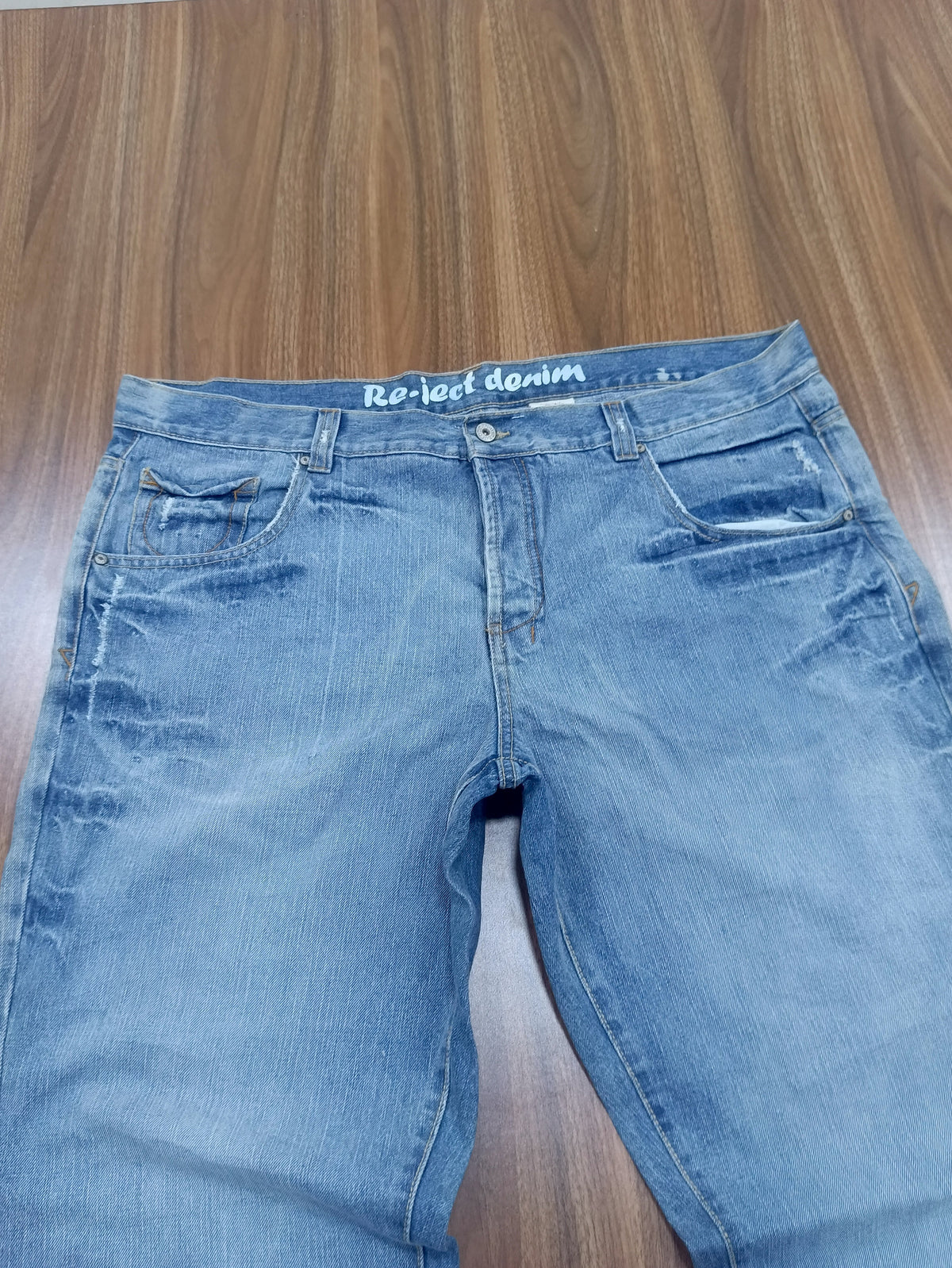 Men's Thrift Straight-Leg Jeans- wash blue denim