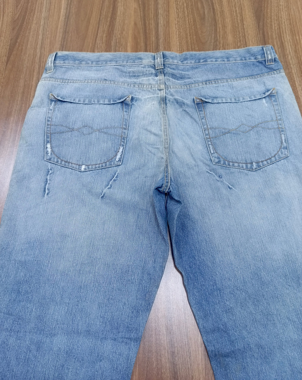 Men's Thrift Straight-Leg Jeans- wash blue denim