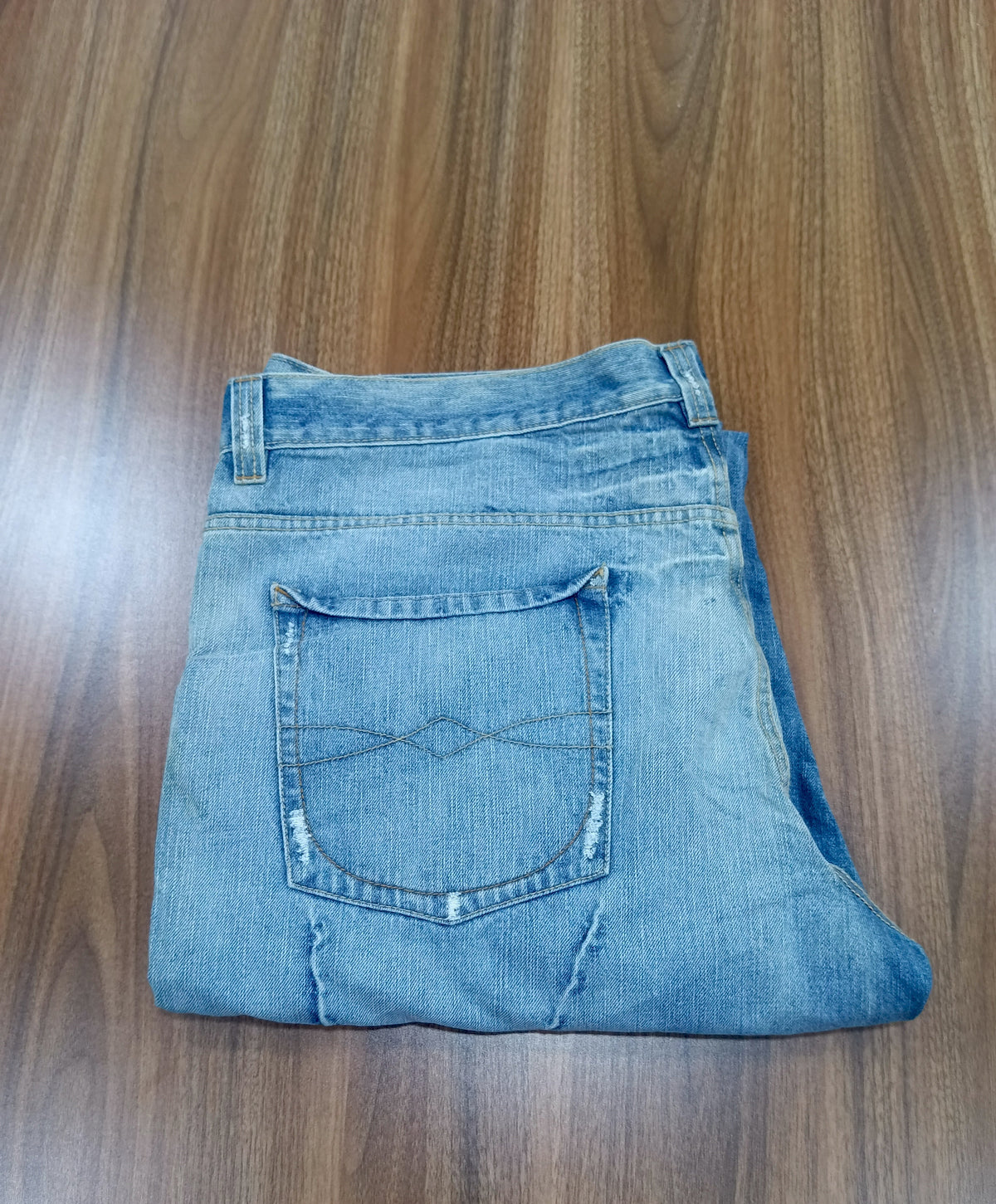 Men's Thrift Straight-Leg Jeans- wash blue denim