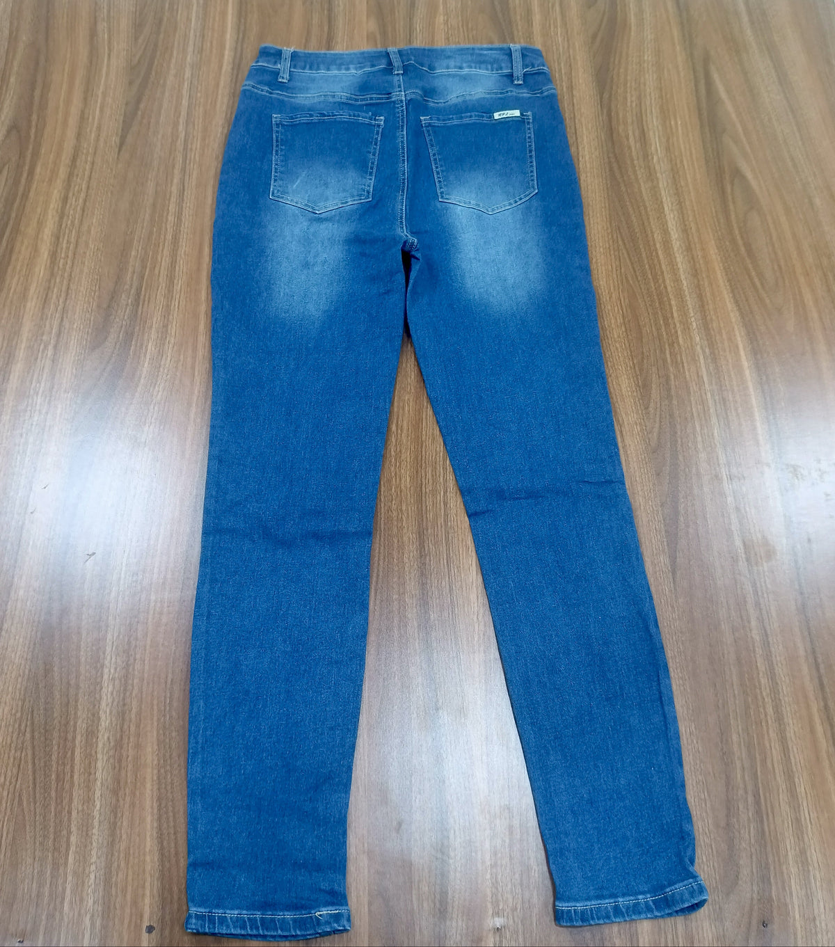 Woman High waist- Fitted Leg-denim blue jean
