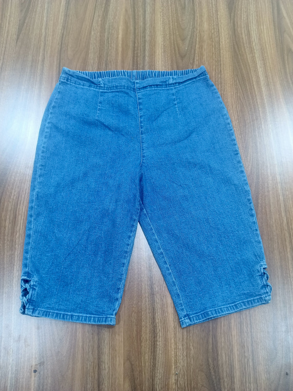 Women's Capri Denim Jean shorts -High-waistband -Thrift