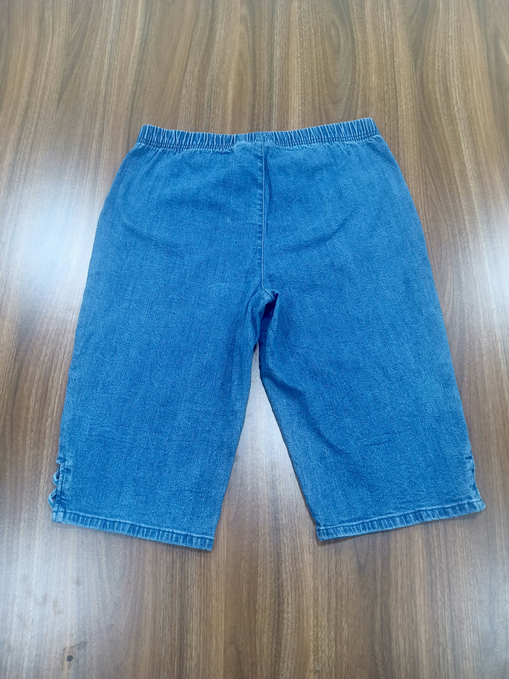 Women's Capri Denim Jean shorts -High-waistband -Thrift